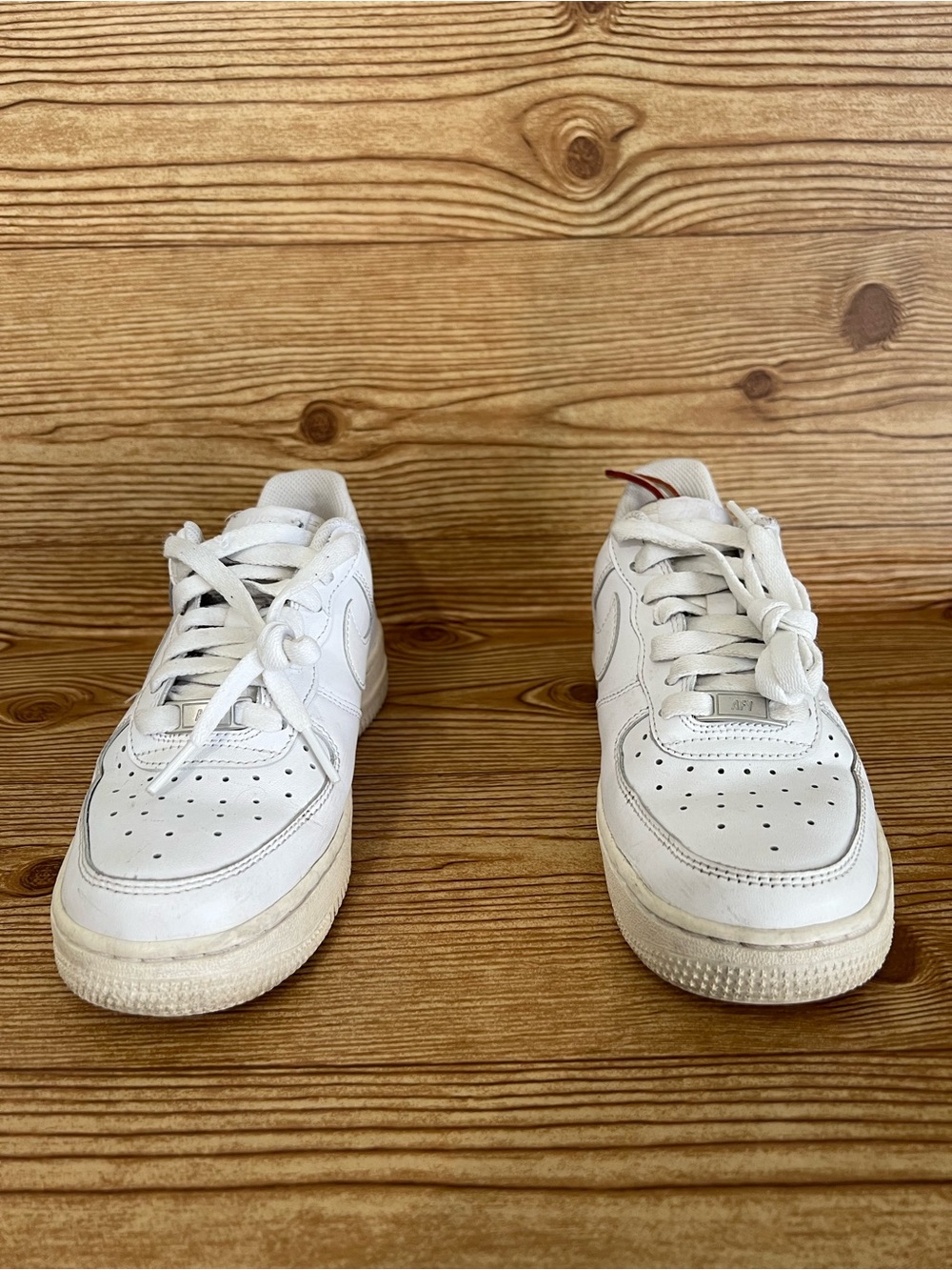 Nike Air Force 1 Low Top Triple White Leather Lace-Up Sneakers DD8959-100 Sz 6.5 - Picture 3 of 12